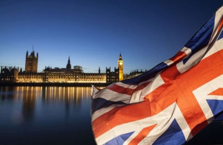 Kto ma rozstrzygać spory między Wielką Brytanią a UE?
