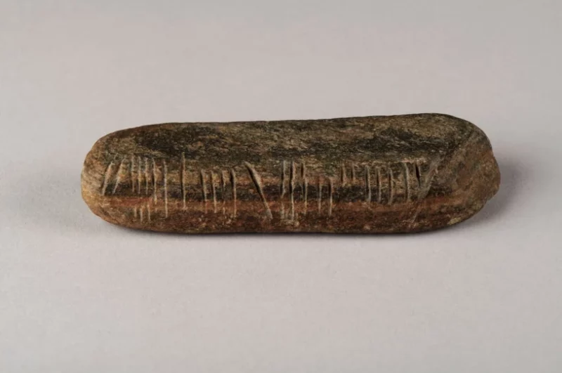 You are currently viewing Znalazł kamień z napisami sprzed 1600 lat