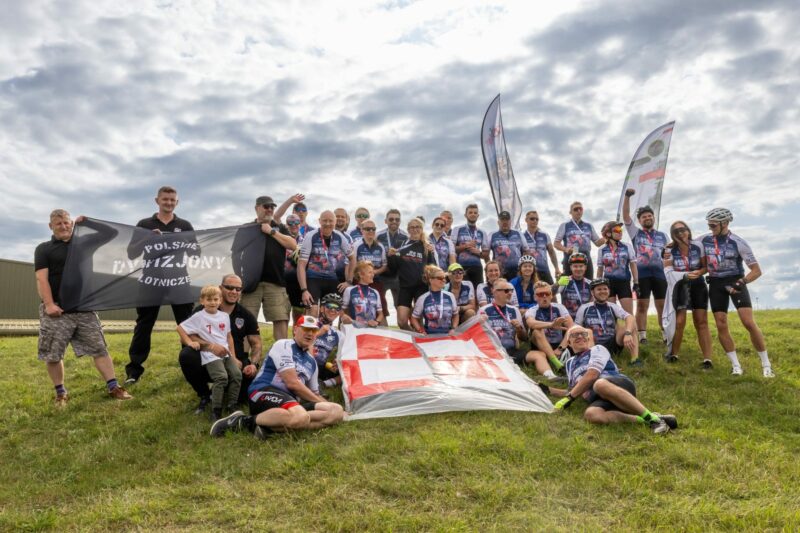 Read more about the article Polacy na rajdzie rowerowym w Kendrew Barracks