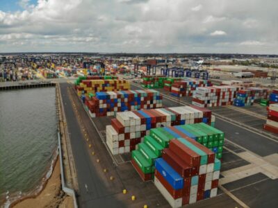 Ciężarówki jeżdżą tam bez kierowców