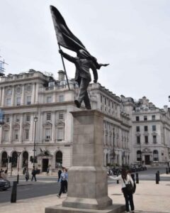 Banksy wystawił pomnik w centrum Londynu