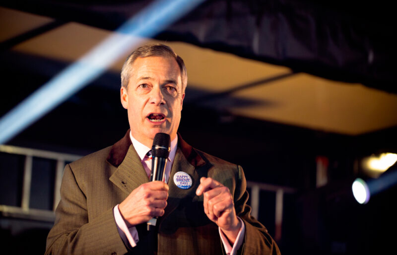 You are currently viewing Burza po słowach  Nigela Farage