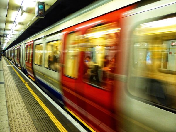 Zakłócenia w ruchu kolejowym na stacji London Euston
