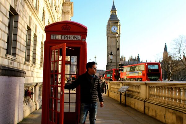 Westminster apeluje o nocny transport i bezpieczeństwo na ulicach