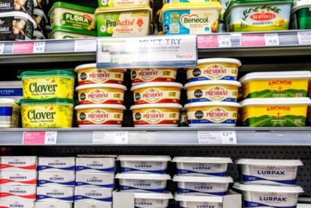 Niższa inflacja w sklepach w Wielkiej Brytanii